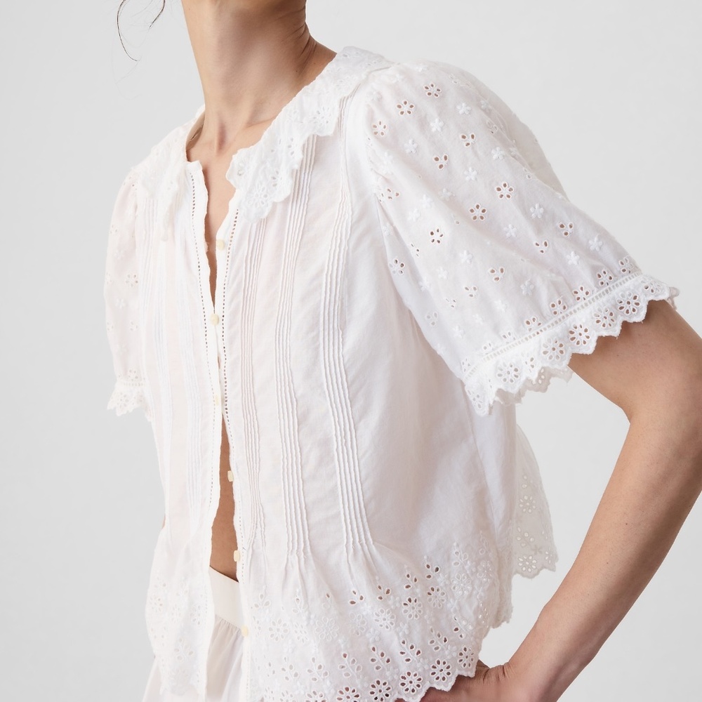 Gap × DÔEN Cropped Eyelet Shirt